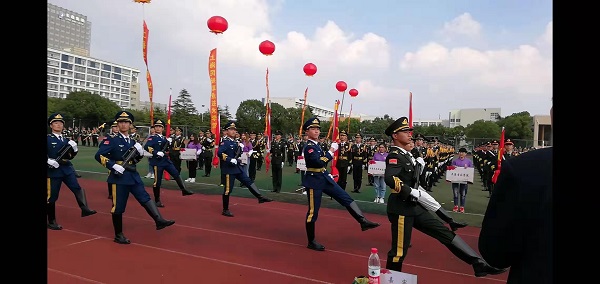 必一体育國旗班入場.jpg
